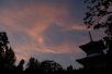 平和大塔と茜雲（写真：椎名修）